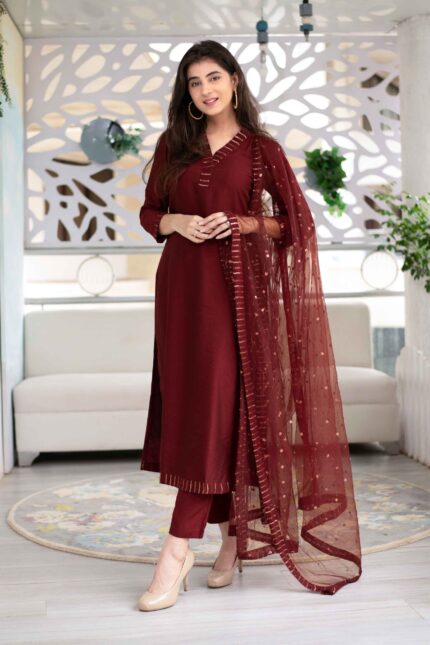 Women's Embellished Maroon Kurta Set (3 Pc Set)